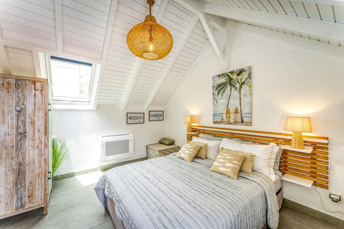 22.A louer villa avec piscine et Terre de haut Les Saintes